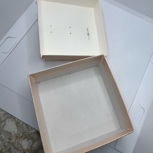 Kirk’s Folly gold tone Angel Cherub AB bead rhinestone keychain boxed - Picture 9 of 11